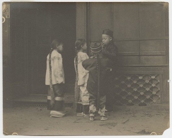 Photograph titled Chinatown Children, gelatin silver print, accession number 2000.50.18.