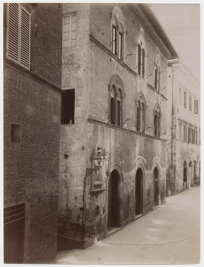 1014. Palazzo Ugurgieri, Siena