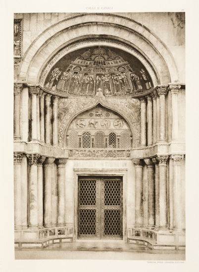 Archivolte a Gauche dans la façade principale de la Basilique de Saint-Marc, from Calli e Canali in Venezia