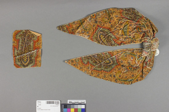 Hearst Museum object titled Textile, accession number 7-7992a,b, no description available.