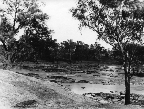 Hearst Museum object titled Black-and-white photograph, accession number 13-2211, described as Aboriginal fisheries, showing surroundings; Darling River.