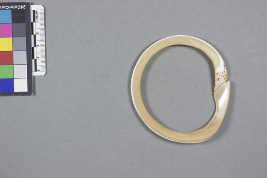 Hearst Museum object titled Shell bracelet, accession number 11-37131, no description available.
