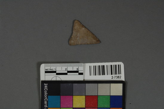 Hearst Museum object titled Projectile point, accession number 2-7382, described as Arrow point.