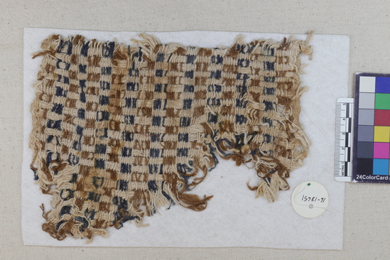 Hearst Museum object titled Textile fragment, accession number 16-18651, no description available.