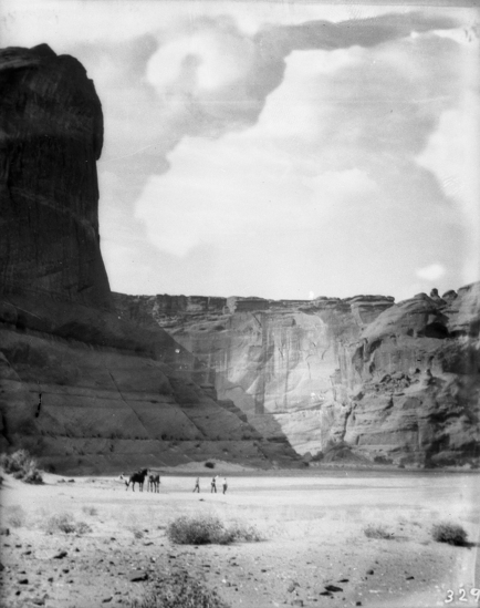 Hearst Museum object titled Black-and-white negative, accession number 15-329, described as Mouth of Cañon Del Muerto