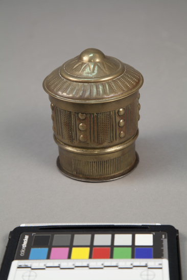 Hearst Museum object titled Container, accession number 5-12918a, no description available.