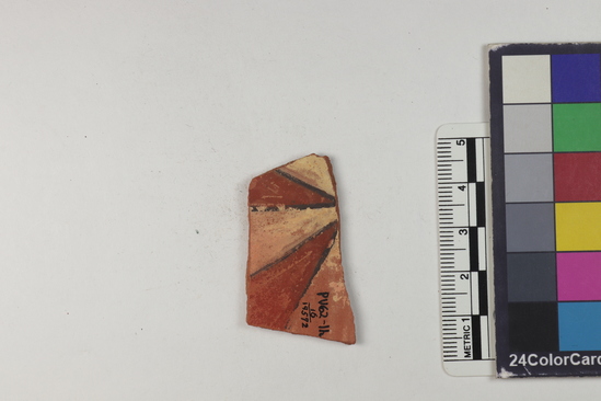 Hearst Museum object titled Potsherd, accession number 16-19572, described as Potsherd, polychrome; length: 4.3 cm.