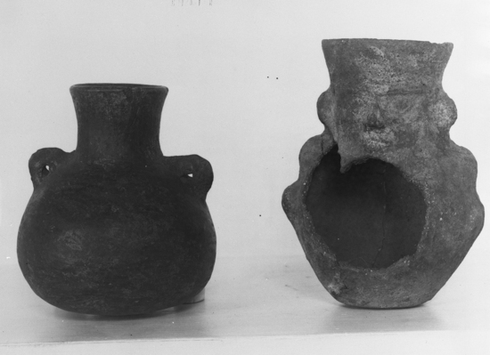 Hearst Museum object titled Black-and-white negative, accession number 15-7556, described as Peruvian pottery, 4-2542, 4-2545