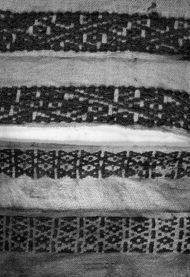 Hearst Museum object titled Black-and-white negative, accession number 15-8478, described as Peruvian textiles, etc.: 4-3965c, 3992a