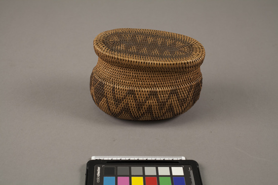 Hearst Museum object titled Basket and lid, accession number 5-12915a,b, no description available.