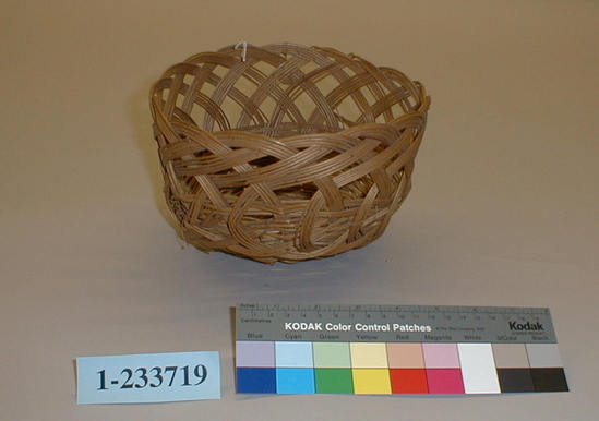 Hearst Museum object titled Basket, accession number 1-233719, described as Twined, with fancy rim.  Willow shoot warp and weft.