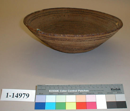 Hearst Museum object titled Bowl basket, accession number 1-14979, described as Bowl basket; coiled. Warp is Willow (Salix), weft is Redbud (Cercis occidentalis). Red pattern is Redbud bark.