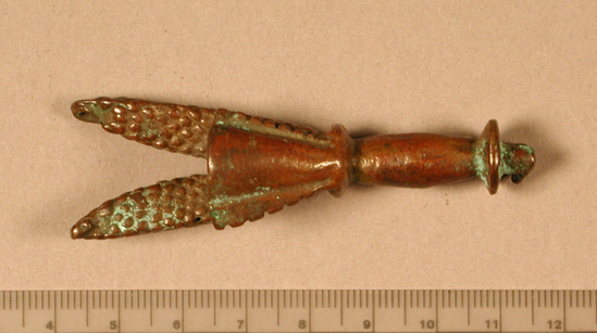 Hearst Museum object titled Gold weight, accession number 5-16553, described as Gold weight; gong with 2 male inflourescences of the Palm Tree.