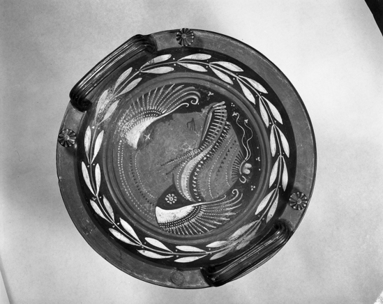 Hearst Museum object titled Dish, accession number 8-458, described as Big dish, figure head