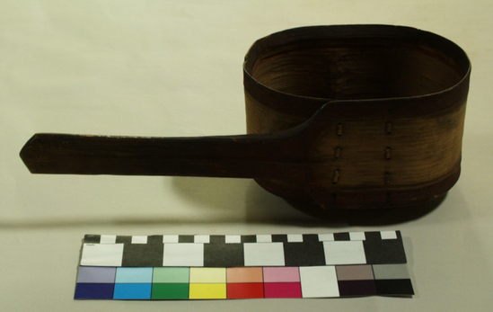 Hearst Museum object 2 of 2 titled Dipper, accession number 2-6274, described as Wooden dipper with handle; bentwood; red trim.  Second original no. Neumann #487.  Indigenous name: kal-lu-run.