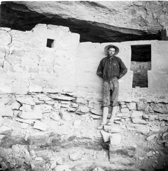 Hearst Museum object titled Black-and-white print, accession number 13-376b, described as One of a set of 17 mounted photos, 3¼ x 3¼ inches, of ruins and scenes of Cliff houses, Mesa Verde, Colorado.